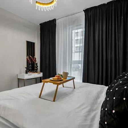 Apartment Airport - Private Terrace & Parking - By Rentujemy *