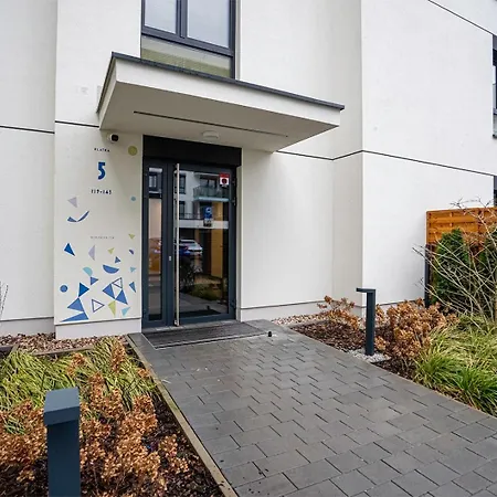 Apartament Airport - Private Terrace & Parking - By Rentujemy Warszawa