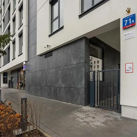 Airport - Private Terrace & Parking - By Rentujemy